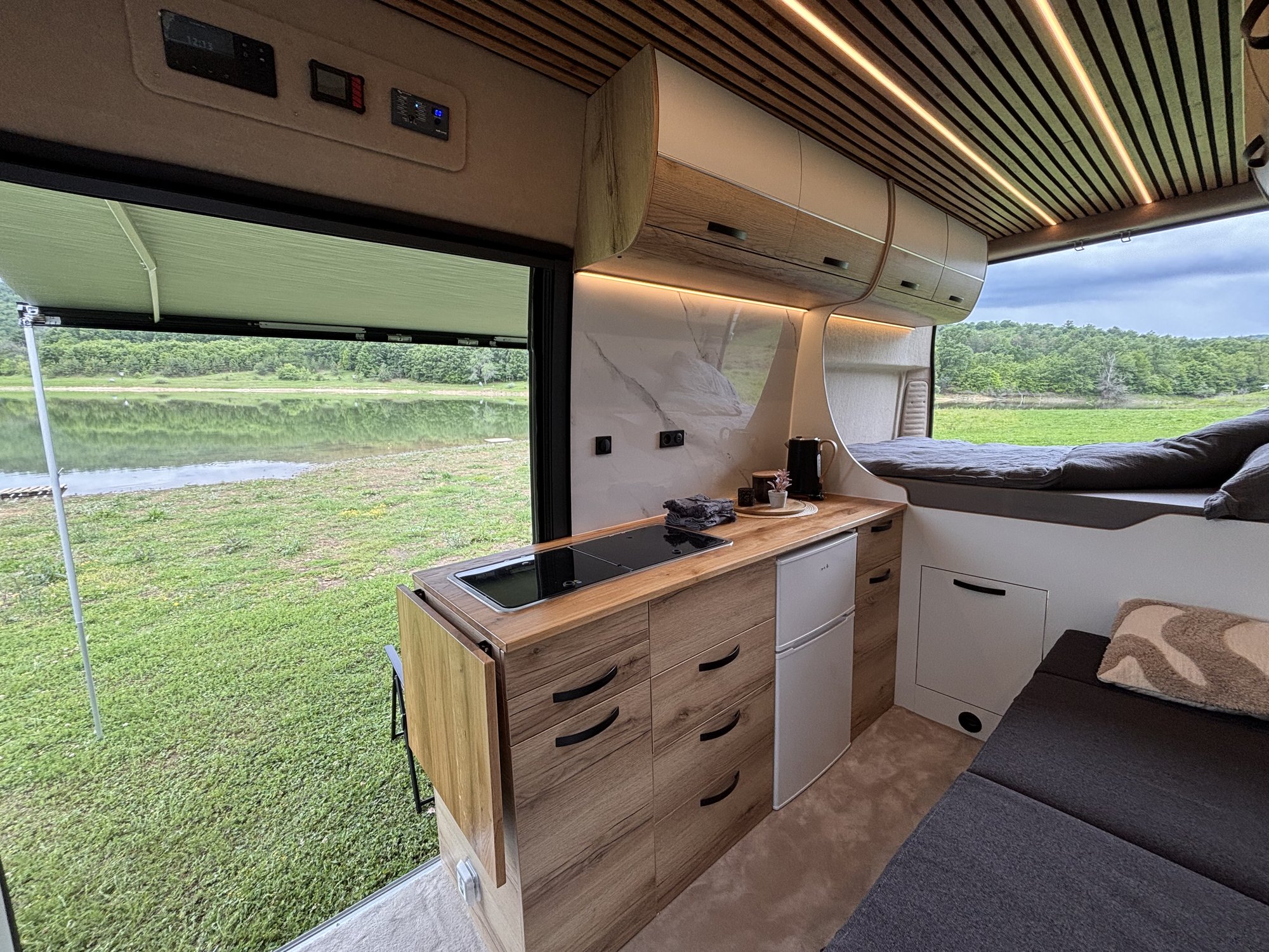Peugeot Camper Conversion detail 2
