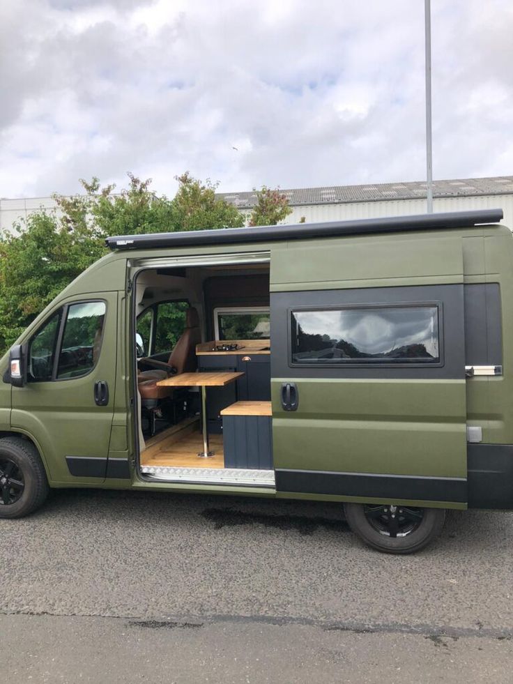 Off-grid Camper